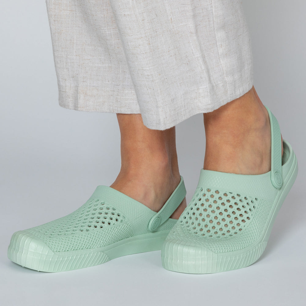Casual Slip-On Clogs - QueensalesOF