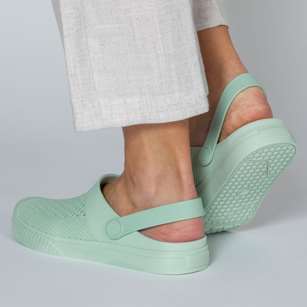 Casual Slip-On Clogs - QueensalesOF