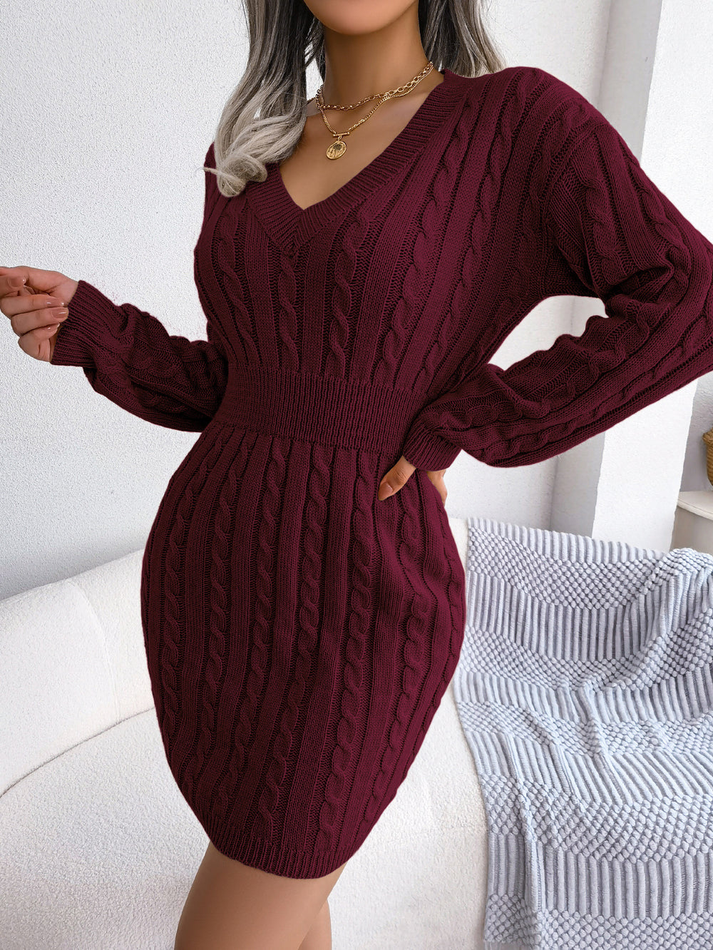 Vestido Sweater con Twist en la Cintura — Estilo Otoño Moderno - QueensalesOF